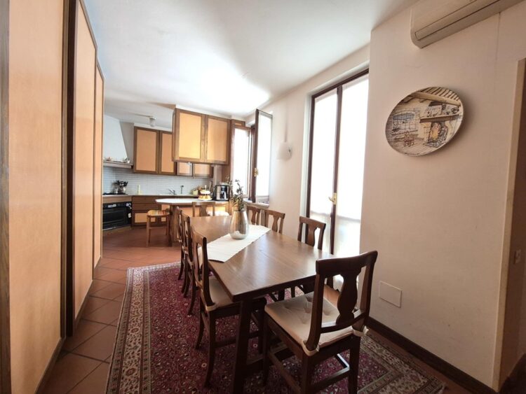 4 cucina (1) 1775815331 gallery 750x563